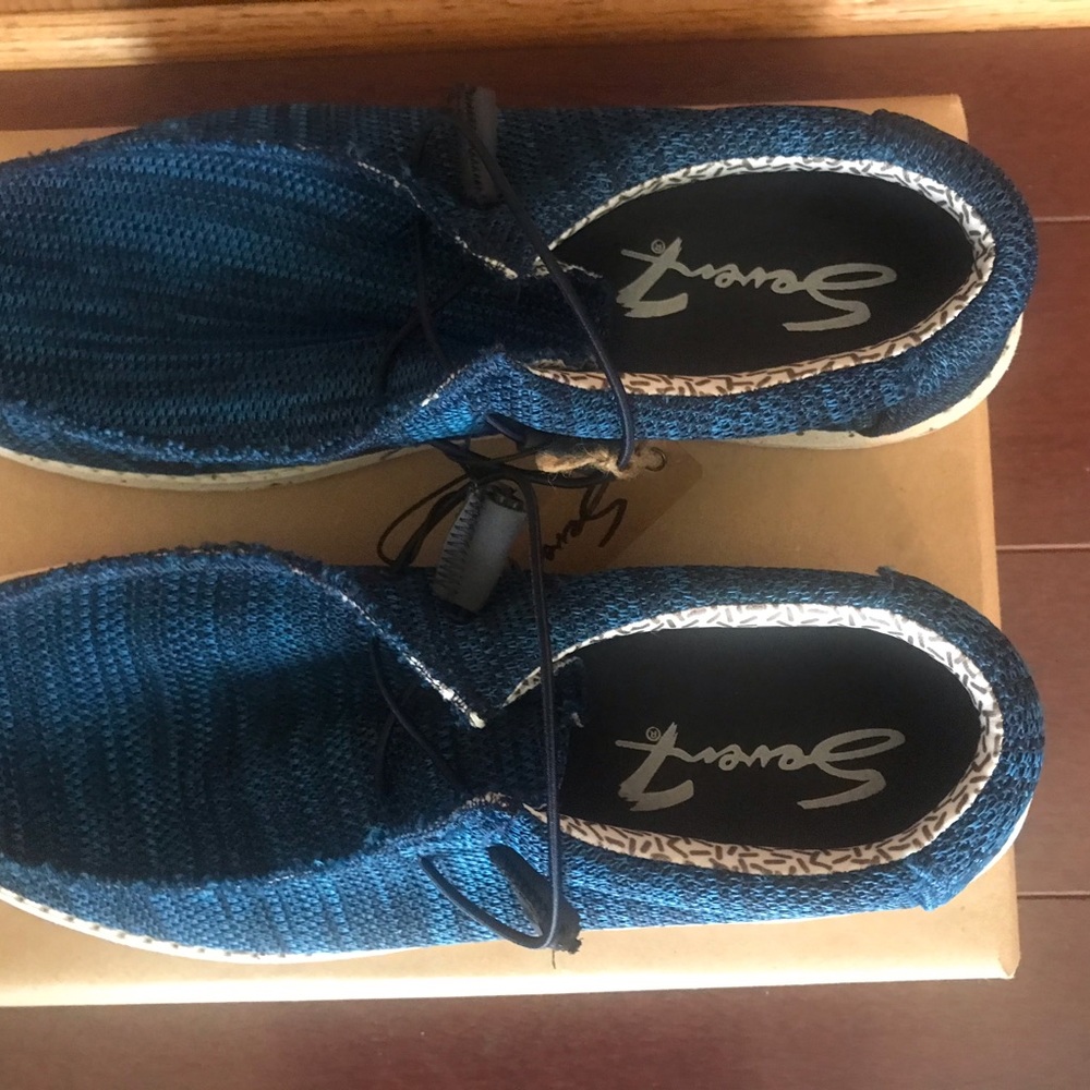 "Brand-New" ON SALE NOW SEVEN -7  MALIBU slip on sneakers  60% DISCOUNT - Picture 6 of 10